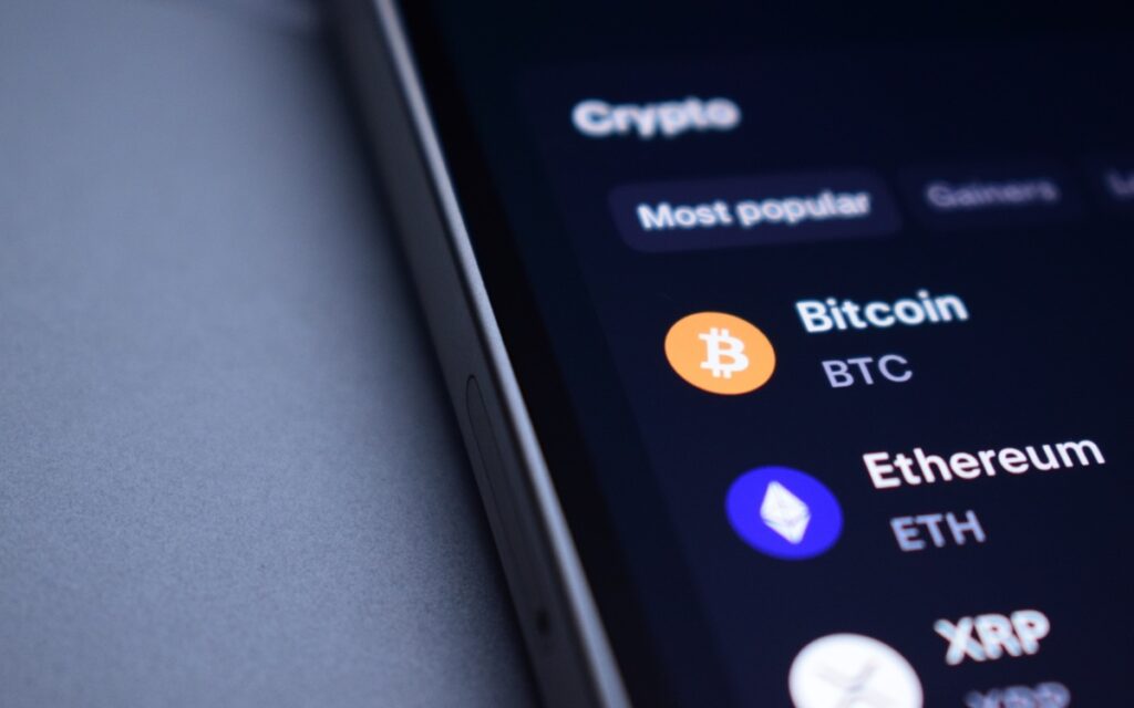 Kripto fonlarında bir kez daha milyar dolarlık çıkış: Haftanın lideri yapay zeka coin’i oldu