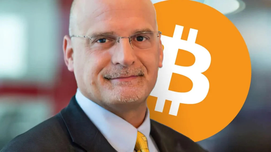 Efsanevi Analist Mike McGlone, Bitcoin’in Toparlanıp Toparlanamayacağını Yorumladı! “S&P 500 Endeksi Yüzde 20 Düşerse…”